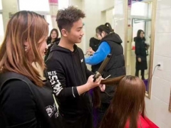 ����������ѵ����ѧУ/