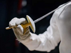 �������˾ɹ�ѧ����һ����Ҫ����Ǯ/