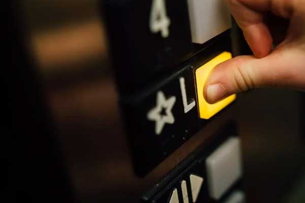 Ϋ����ҵ����ʦ֤�������ﱨ������