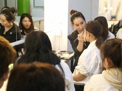 ����ͳ��ְҵ������ѵѧУ����ѧʲô��/