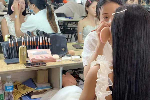 邢台化妆造型学校地址