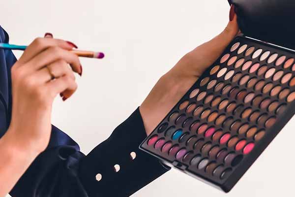 ����ѧ��ױ������ѧУ�Ƽ�