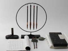 �����غ���ͬ��ѵѧУ�ڱ���ô��������������/