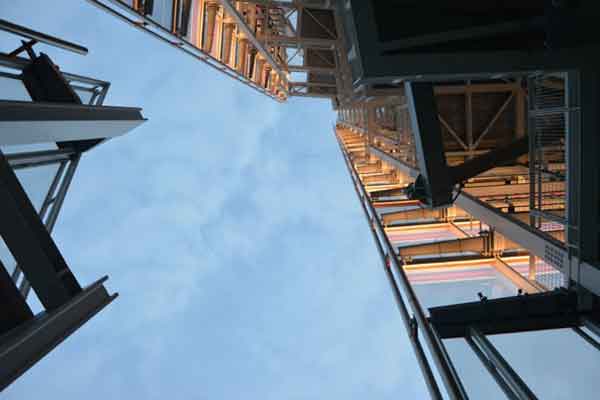 �����������ʦ������γ�