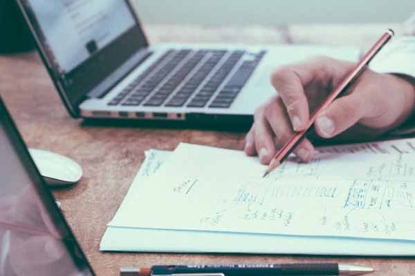 ���¶�������ʦ������γ�